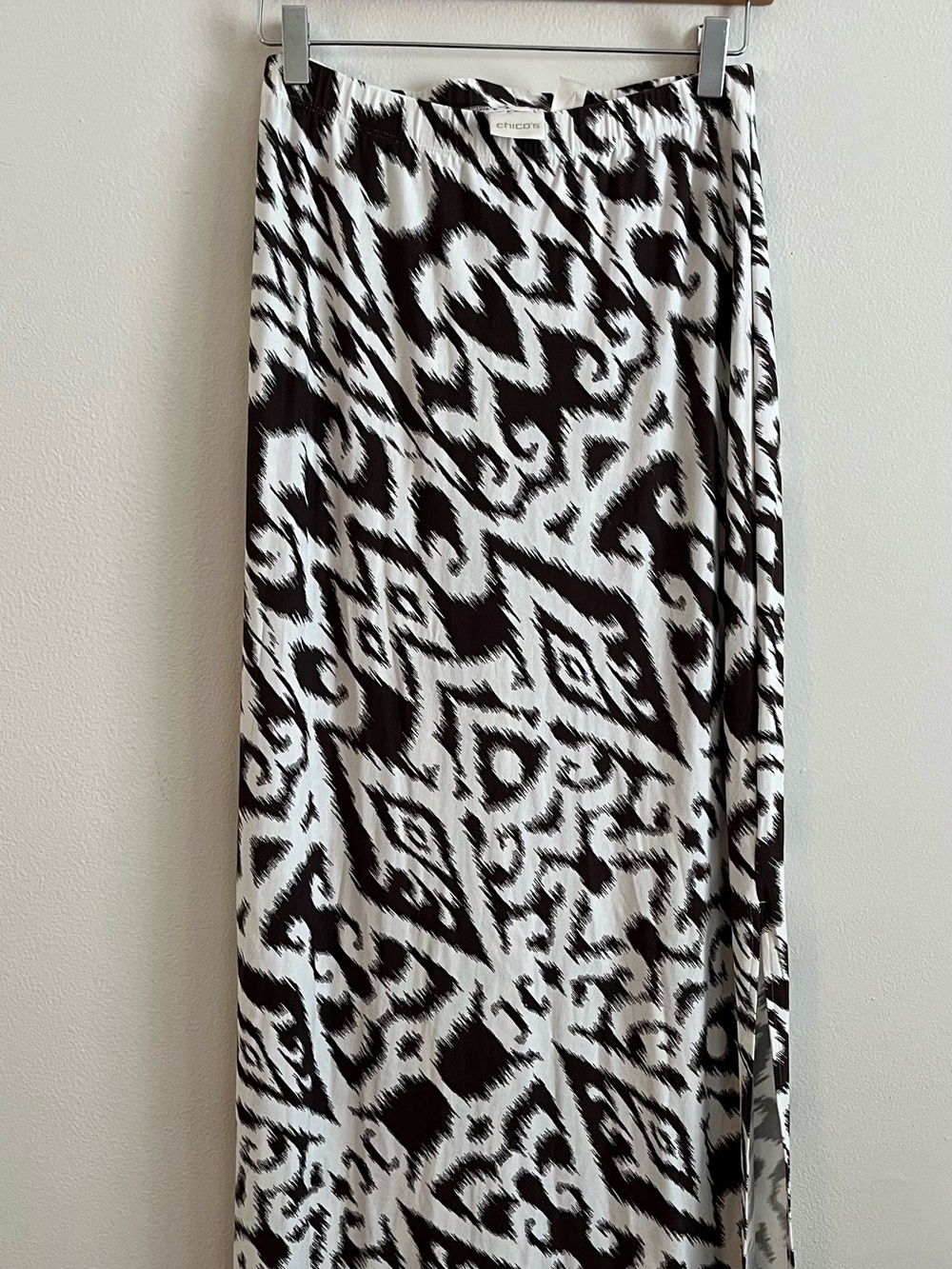 NWT! Chico's Brown and White Ikat-Style Maxi Skirt